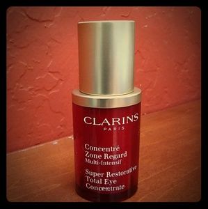 Clarins Super Restorative Total Eye Concentrate